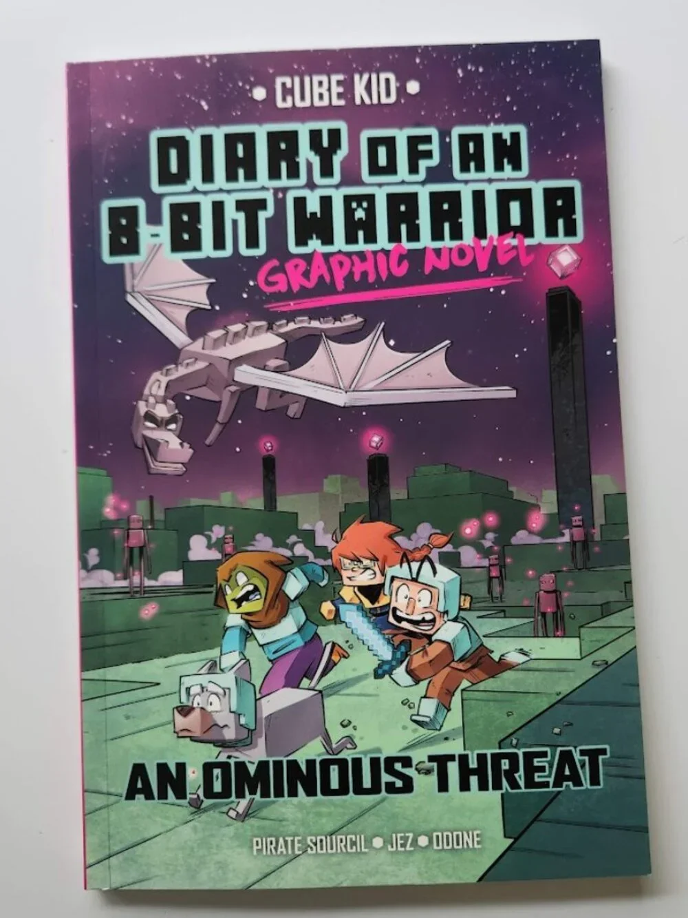 NEW Minecraft Book Bundle Diary of an 8-Bit Warrior Graphic Novel Comic Books Cu